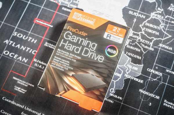 支援RGB燈效的行動硬碟——希捷酷玩極光俠開箱體驗