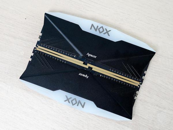 1.2m小桌子能放點啥?分享桌上好物,和一臺輕度RGB主機 1.2m小桌子能放點啥?分享桌上好物,和一臺輕度RGB主機