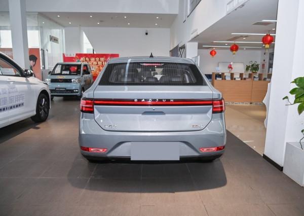 8萬級家轎RC-5，渦輪動力、高階底盤，好看又實用