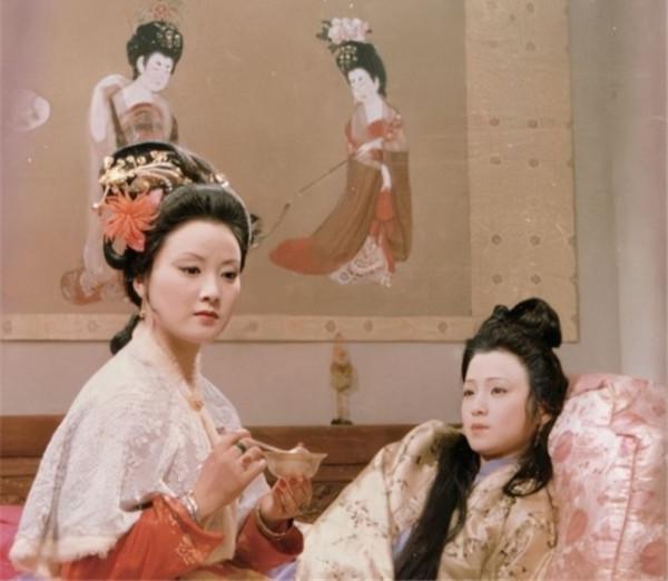 紅樓夢：鳳姐去寧國府打了一次牌，註定秦可卿在劫難逃