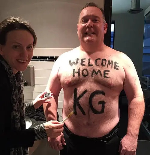 為什麼胖大叔帶兒子跳舞,能夠感動“狼王”加內特和全場球迷? 為什麼胖大叔帶兒子跳舞,能夠感動“狼王”加內特和全場球迷?