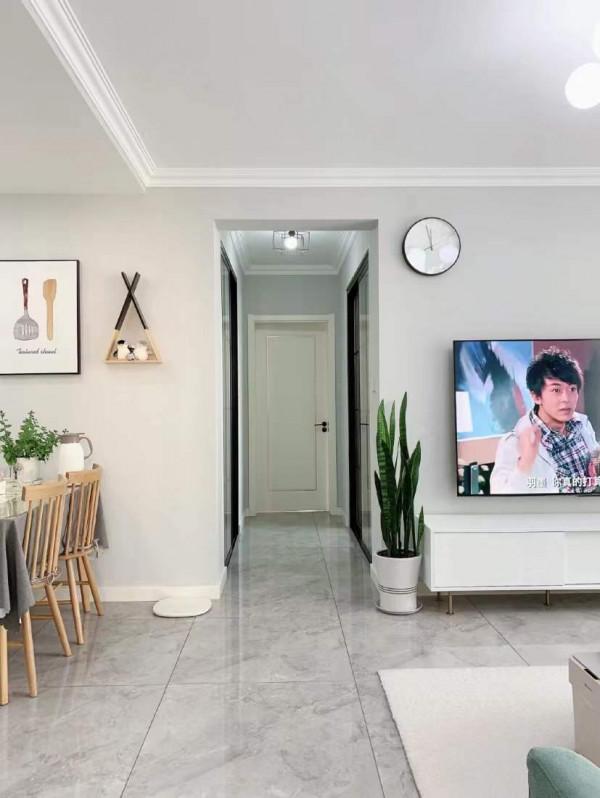 男主的83㎡新居，全屋“乾淨又舒適”，真心覺得越簡單越耐看