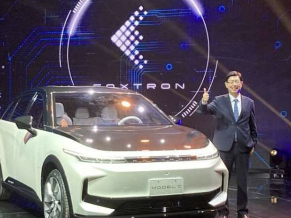 鴻海：今年將推出兩款電動汽車，零部件短缺狀況正在緩解