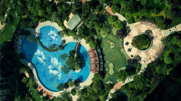 每月物業費近3000，一個臥室150平方，據說是同緯度最美園林