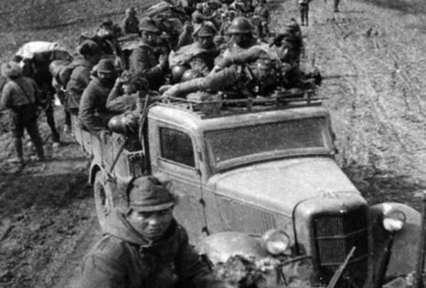 劉伯承介紹游擊戰,國軍不屑,劉:我保證11時能吃上日軍送的午餐 劉伯承介紹游擊戰,國軍不屑,劉:我保證11時能吃上日軍送的午餐