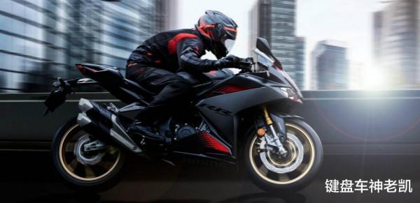 本田釋出2022款CBR250RR,雖然長得帥、跑得快,但是價格也高啊 本田釋出2022款CBR250RR,雖然長得帥、跑得快,但是價格也高啊