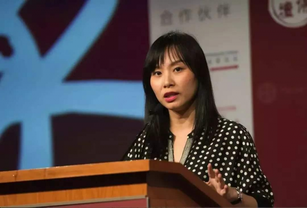 四川首富一年賺52億，妻子用2000萬賺上百億，給女兒開780萬年薪