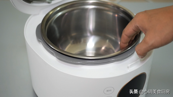 不粘鍋內膽有毒還會致癌，掉了塗層還能不能用？這篇文章讓你讀懂