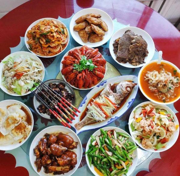 最簡單快手的年夜飯，省心省事，葷素搭配寓意好，關鍵成本低