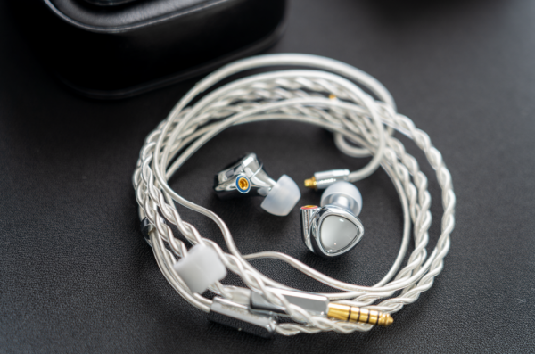 千元HIFI市場競爭白熱化,淺談山靈 ME500 Shine 千元HIFI市場競爭白熱化,淺談山靈 ME500 Shine