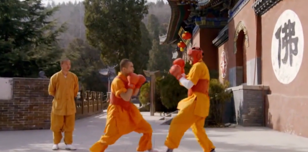 英國肌肉男質疑中國武術,上門挑戰少林武僧,結果只能腫著臉回國 英國肌肉男質疑中國武術,上門挑戰少林武僧,結果只能腫著臉回國