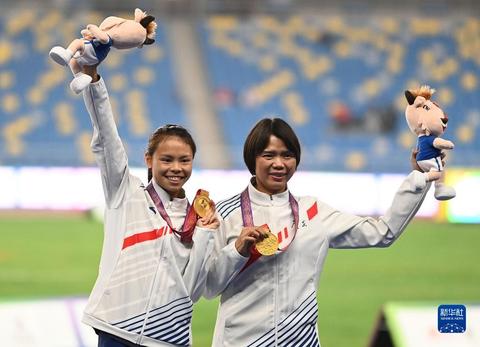 全運會-田徑女子400米跨欄：廣東隊選手莫家蝶獲得冠軍