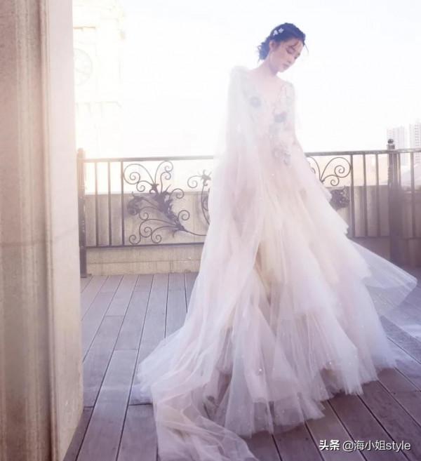 各大衛視春晚眾星雲集,Baby百萬珠寶搶鏡,楊冪百花裙奪人眼球 各大衛視春晚眾星雲集,Baby百萬珠寶搶鏡,楊冪百花裙奪人眼球