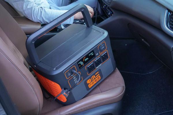 體驗電霸級別的產品，讓電小二太陽能戶外電源2200告訴什麼叫硬核