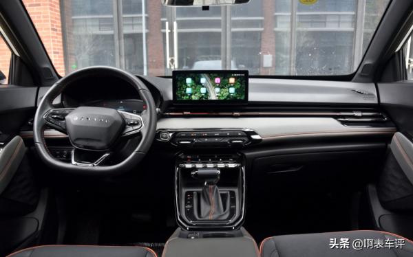 家用年輕的選擇寶駿RS-3，外觀個性時尚，油耗7L配置豐富