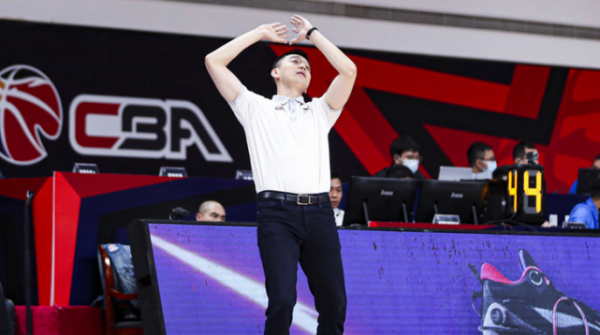 三人17投3中！22歲小將真不如高詩巖，楊鳴賽後放狠話