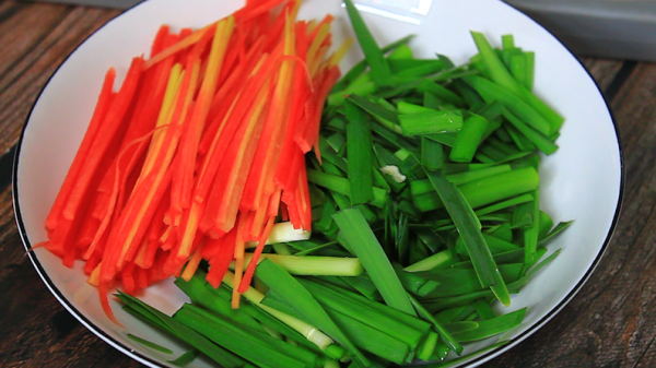 寒露過後，大魚大肉靠邊站，這道菜營養美味，配米飯饅頭真絕