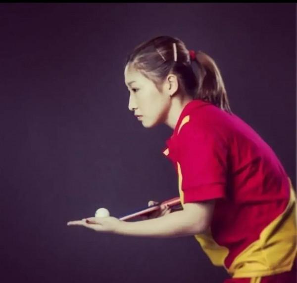 劉詩雯深夜掃大馬路，怎麼回事？體驗生活，弘揚正能量，為她點贊