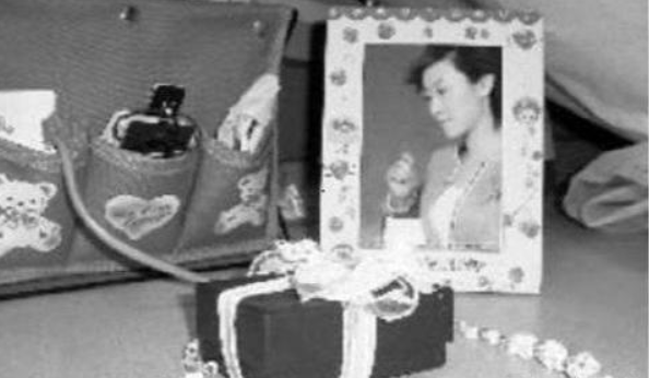 著名主持人魏笑,25歲僅當36小時新娘不幸離世,丈夫為愛至今不娶 著名主持人魏笑,25歲僅當36小時新娘不幸離世,丈夫為愛至今不娶