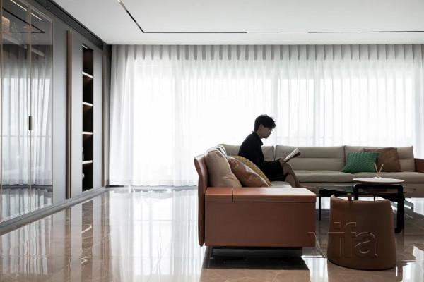 以沉靜之形 構築有趣真我 以沉靜之形 構築有趣真我