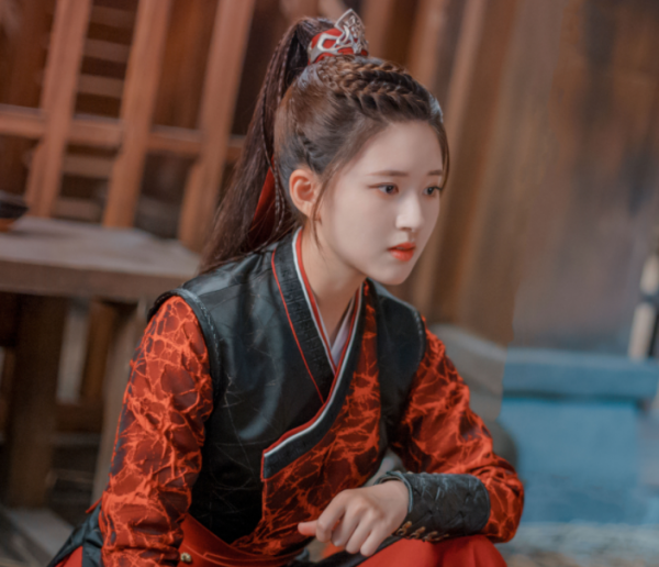 《慕南枝》的服化道不走“敷衍風”，鞠婧禕的造型說是真驚豔