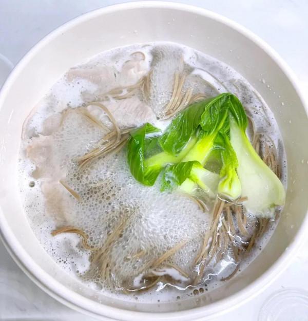 低卡低脂酸湯牛肉蕎麥麵!超開胃,好吃到尖叫 低卡低脂酸湯牛肉蕎麥麵!超開胃,好吃到尖叫