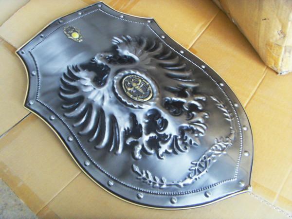 現代盾牌能不能防彈?如果護頭不護腳,為何警察巷戰時人手一塊? 現代盾牌能不能防彈?如果護頭不護腳,為何警察巷戰時人手一塊?