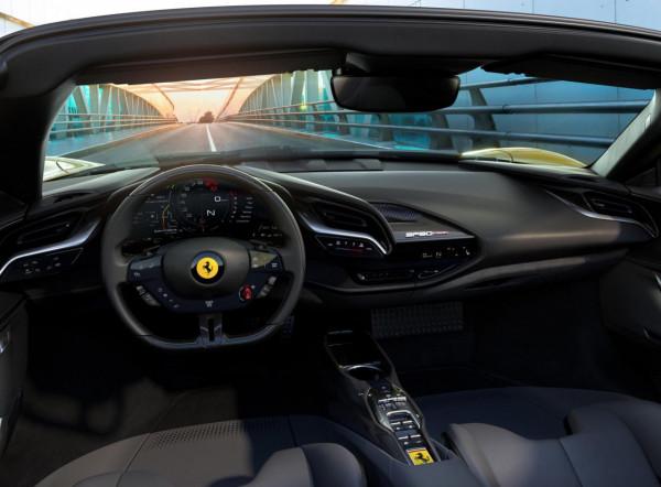 法拉利“新戰將”,1000匹馬力2.5s破百,開它出門真拉風 法拉利“新戰將”,1000匹馬力2.5s破百,開它出門真拉風