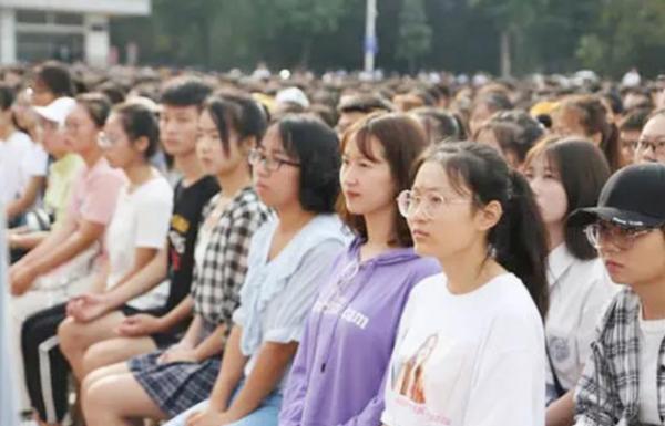 學費“離譜”的民辦本科，為何不進行整改，原因竟是為了學生好