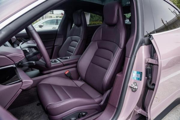 網友賜名的“最美電車”Taycan，零百最快2.8s，除了貴沒啥毛病