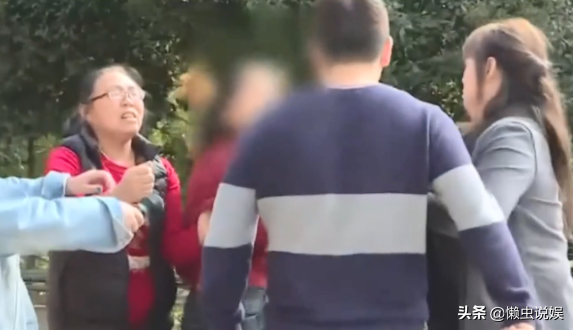 滿月男嬰非親生，丈夫逼問妻子是誰的孩子，妻子：我怎麼知道？