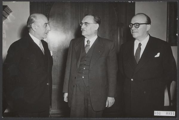 NASA&quot;假月岩&quot;事件！嫦娥五號發現月球水！50年前的阿波羅計劃呢？