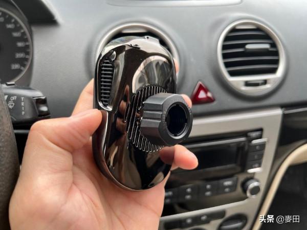 不插線、充滿電，iPhone13 mini全套無線充電體驗分享