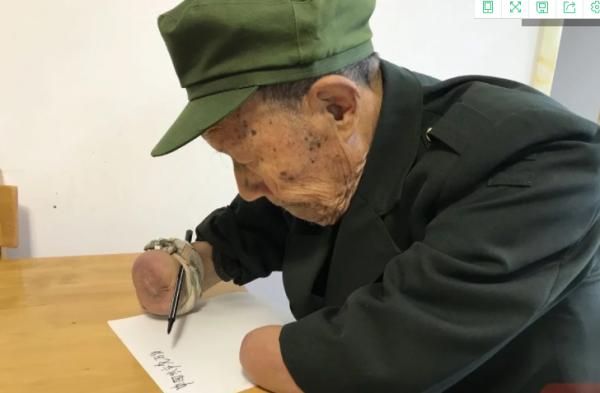 1952年,他因炮彈失去雙手,病好後執意回鄉勞動:不給國家添麻煩 1952年,他因炮彈失去雙手,病好後執意回鄉勞動:不給國家添麻煩