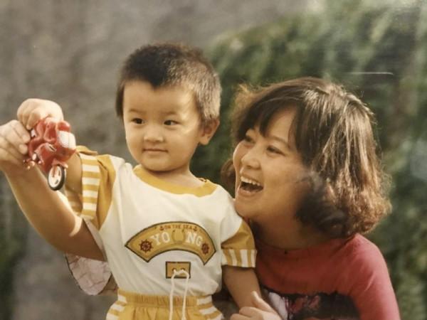 方青卓結婚半年後離婚,再婚嫁小4歲的未婚男,現生活狀況怎樣? 方青卓結婚半年後離婚,再婚嫁小4歲的未婚男,現生活狀況怎樣?