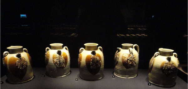 1998年，德商人撈出中國唐代沉船黑石號，拒還中國要價4000萬美元