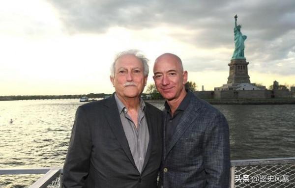 貝佐斯成世界首富,生父卻在路邊修車、無錢住院，他為何這麼狠心?