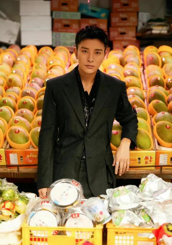 賈乃亮菜市場照片推薦，太有意思了