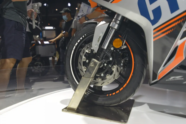 前衛科幻的公升級運動巡航RA9、RX850、RE5等賽科龍摩博會下餃子 前衛科幻的公升級運動巡航RA9、RX850、RE5等賽科龍摩博會下餃子