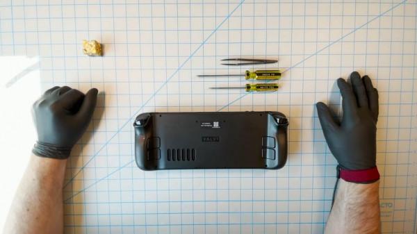 V社釋出Steam掌機拆解影片 警告使用者不要自己拆解