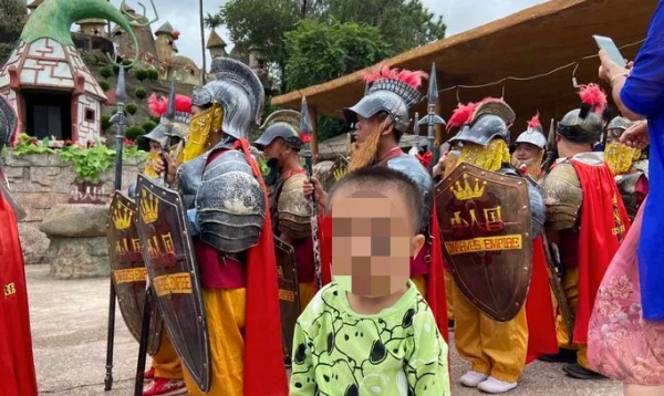 雲南的小人國裡沒有童話