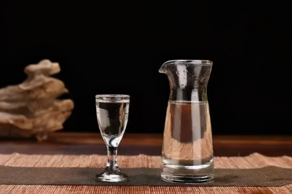 3種適合自飲的白酒,檔次雖不高,但都是口感不輸大牌的純糧食酒 3種適合自飲的白酒,檔次雖不高,但都是口感不輸大牌的純糧食酒