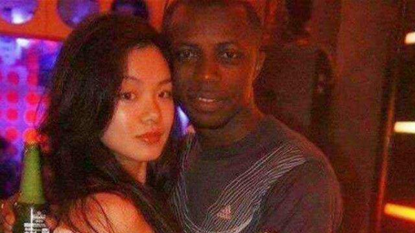 11年前中國白富美嫁非洲黑人拳手，三年生了兩個孩子，如今怎麼樣