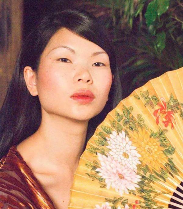 “頂級醜模”嫁“法國豪門”,呂燕到底有啥本事? “頂級醜模”嫁“法國豪門”,呂燕到底有啥本事?