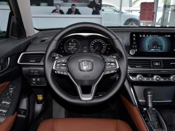 6L油耗經濟實惠,日系三廂B級車,實拍INSPIRE 6L油耗經濟實惠,日系三廂B級車,實拍INSPIRE