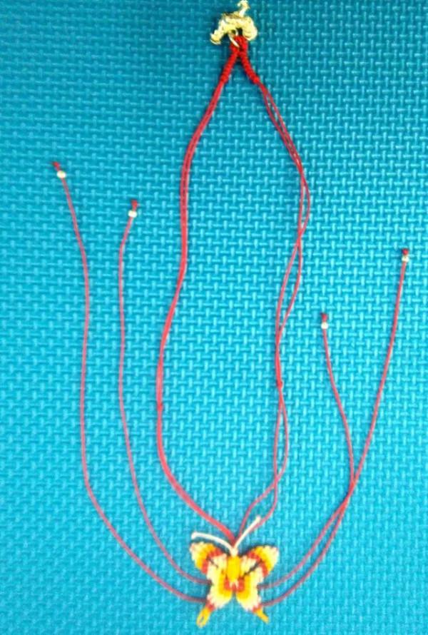 給孩子們編項鍊 給孩子們編項鍊