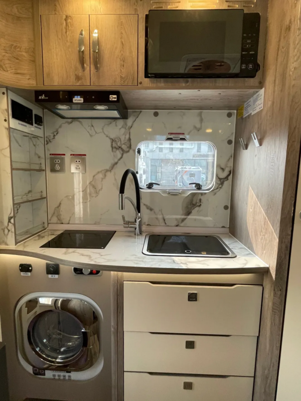 旌航WH-II側拓展後上門房車，紮實用料與大空間更配哦