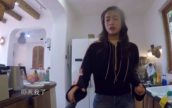 張雪迎往水裡倒油，陳偉霆不懂手機支付，這群仙子不在人間生活嗎