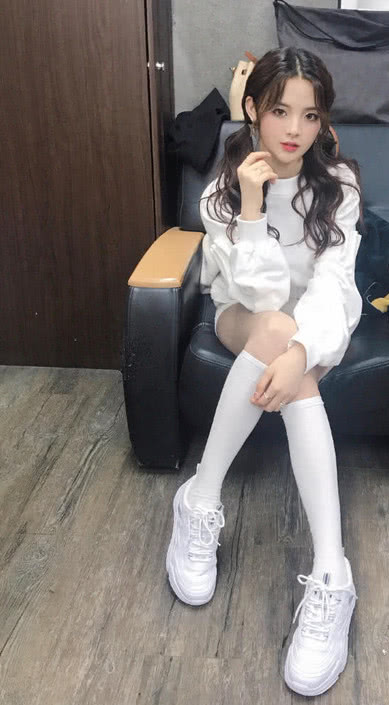 美少女楊超越，少女感十足