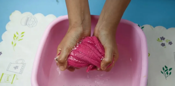 家門口放一條舊毛巾,好多人不清楚什麼用途,看完漲知識了 家門口放一條舊毛巾,好多人不清楚什麼用途,看完漲知識了